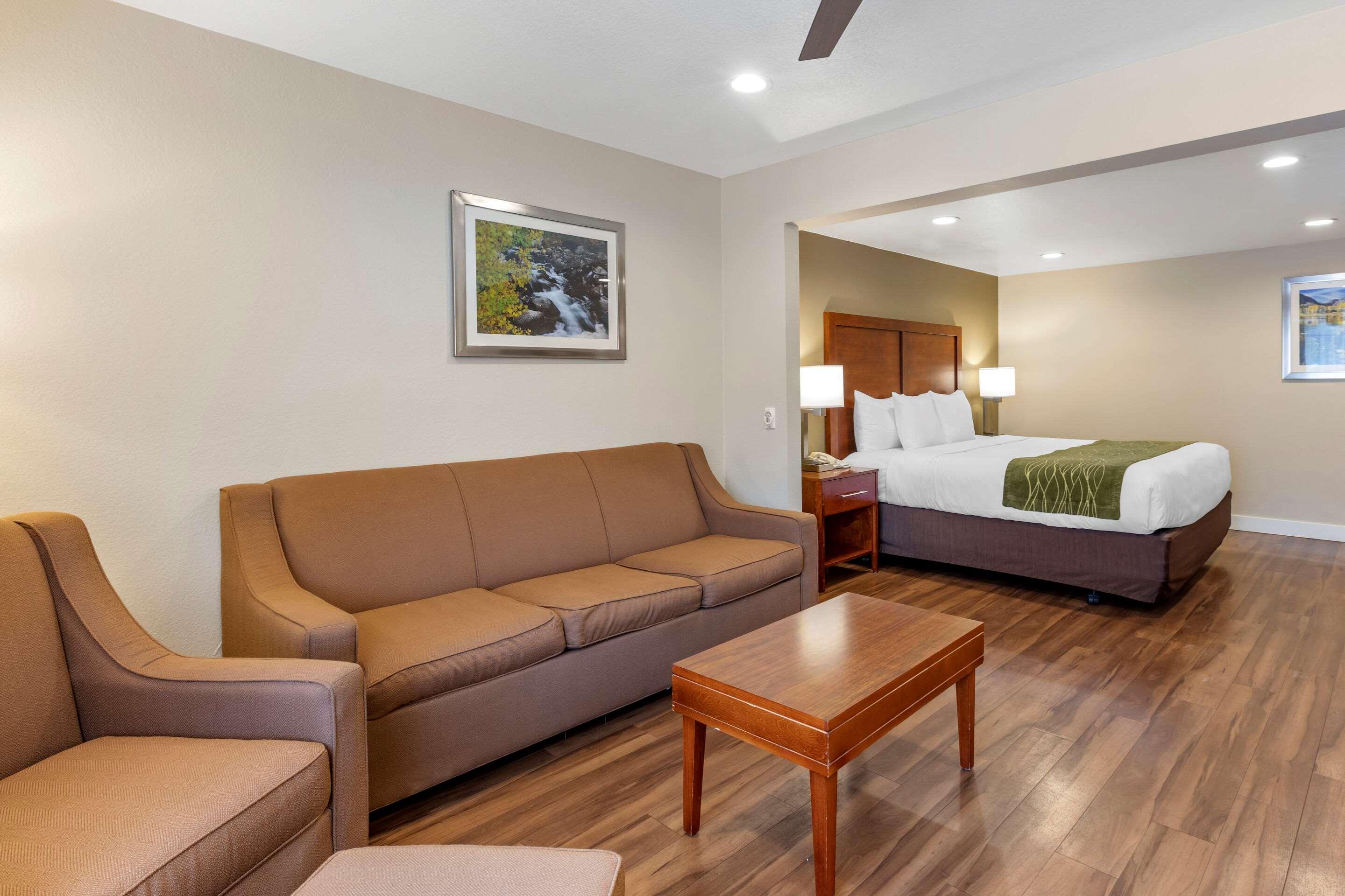 Comfort Inn Bishop Bagian luar foto