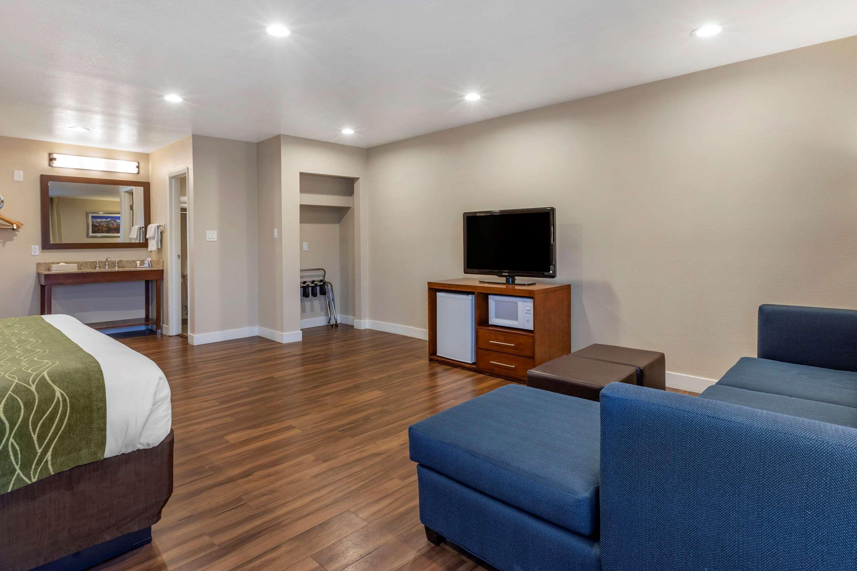 Comfort Inn Bishop Bagian luar foto