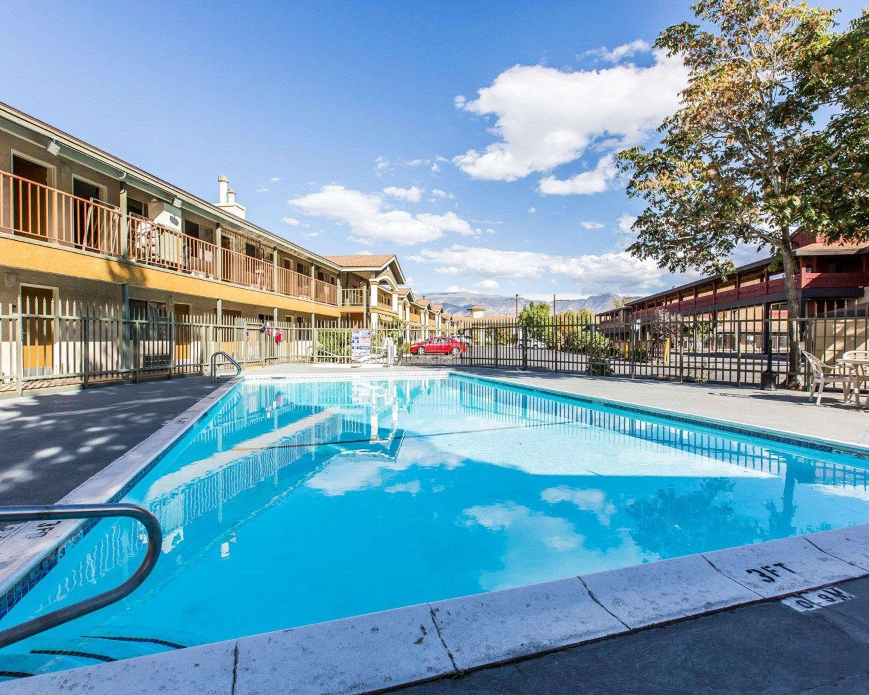 Comfort Inn Bishop Bagian luar foto