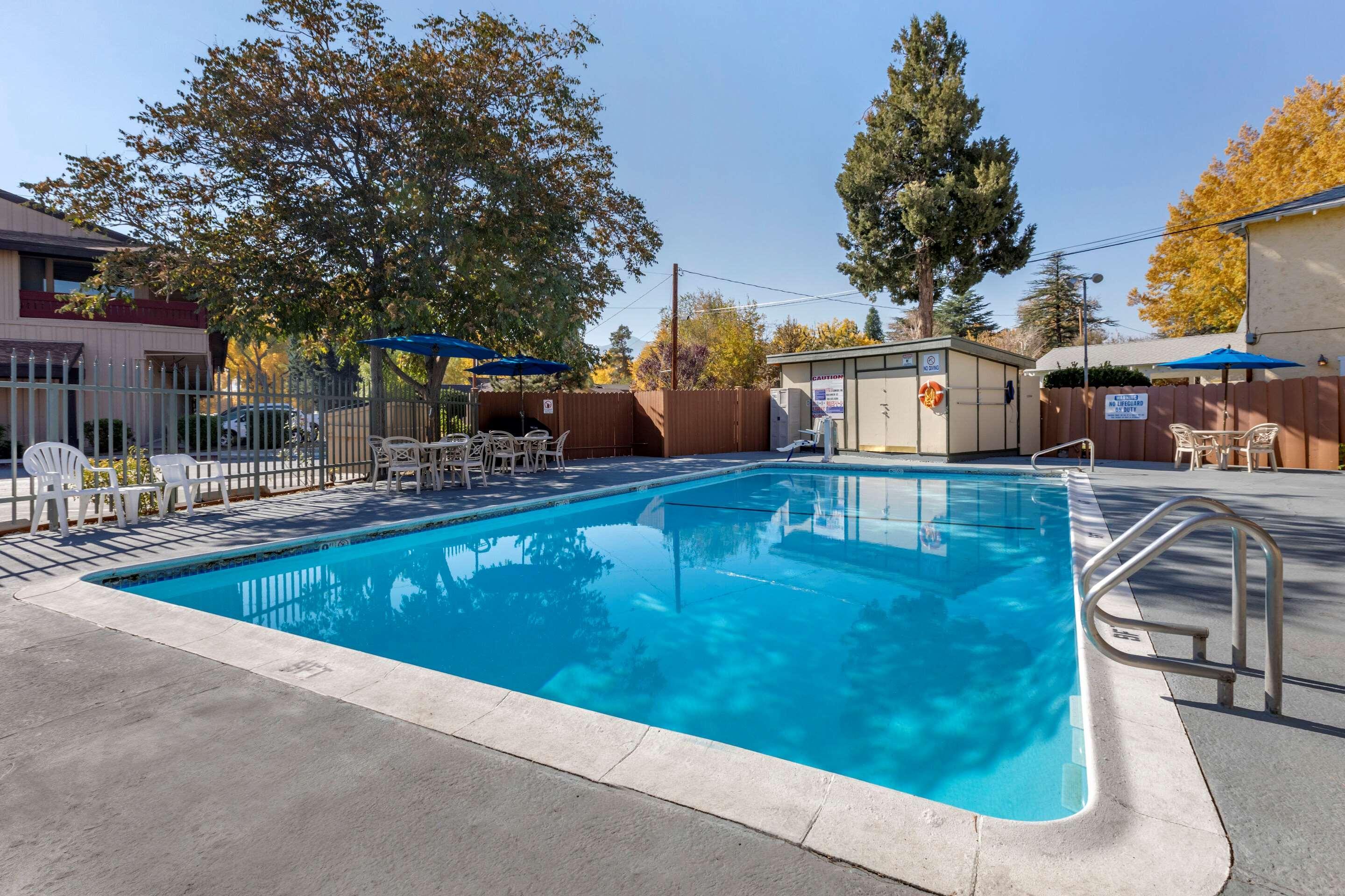 Comfort Inn Bishop Bagian luar foto